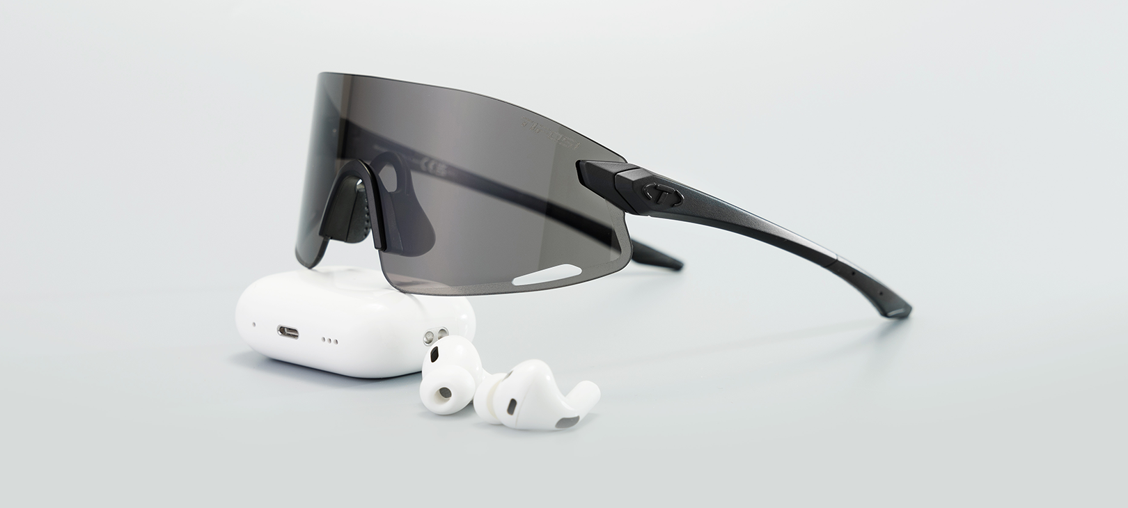 Vogel XC - Blackout Smoke w Air Pods