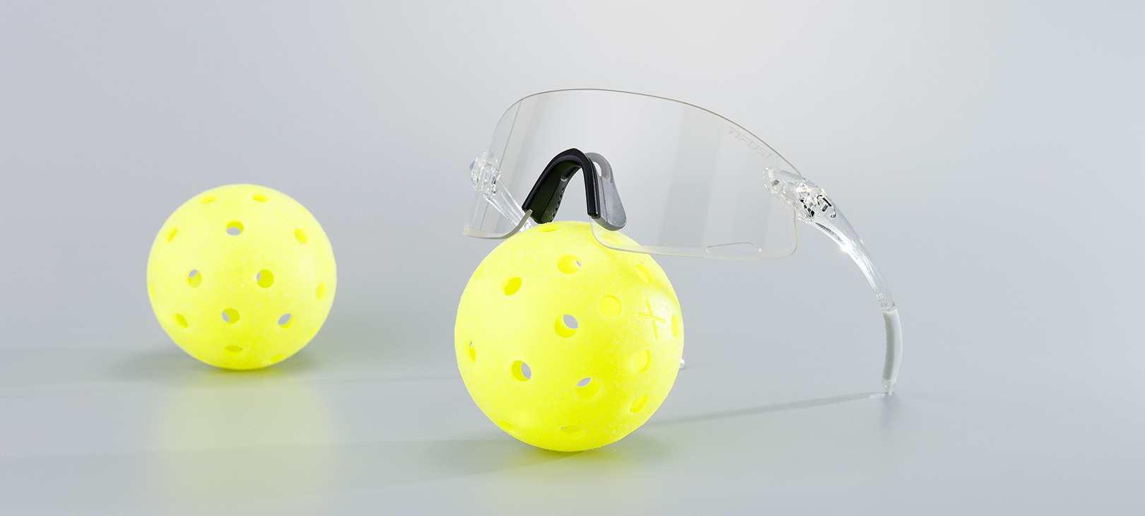 Vogel XC - Crystal Clear with pickleballs