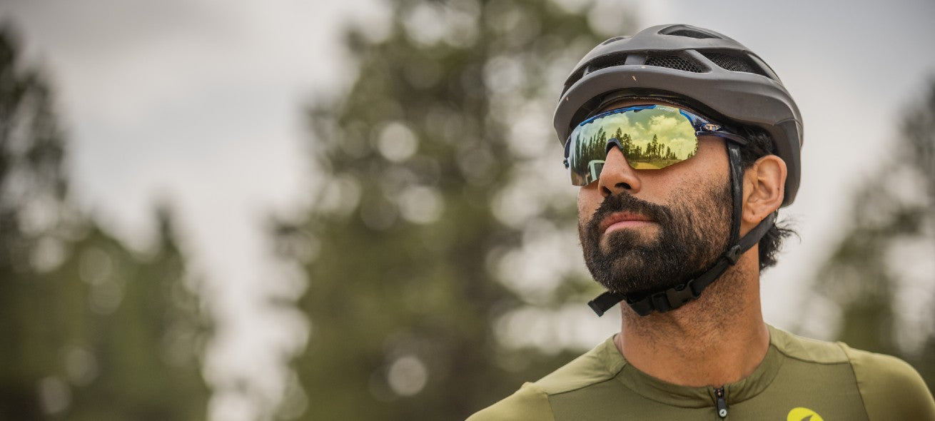 Male cyclist wearing Sledge Lite midnight navy