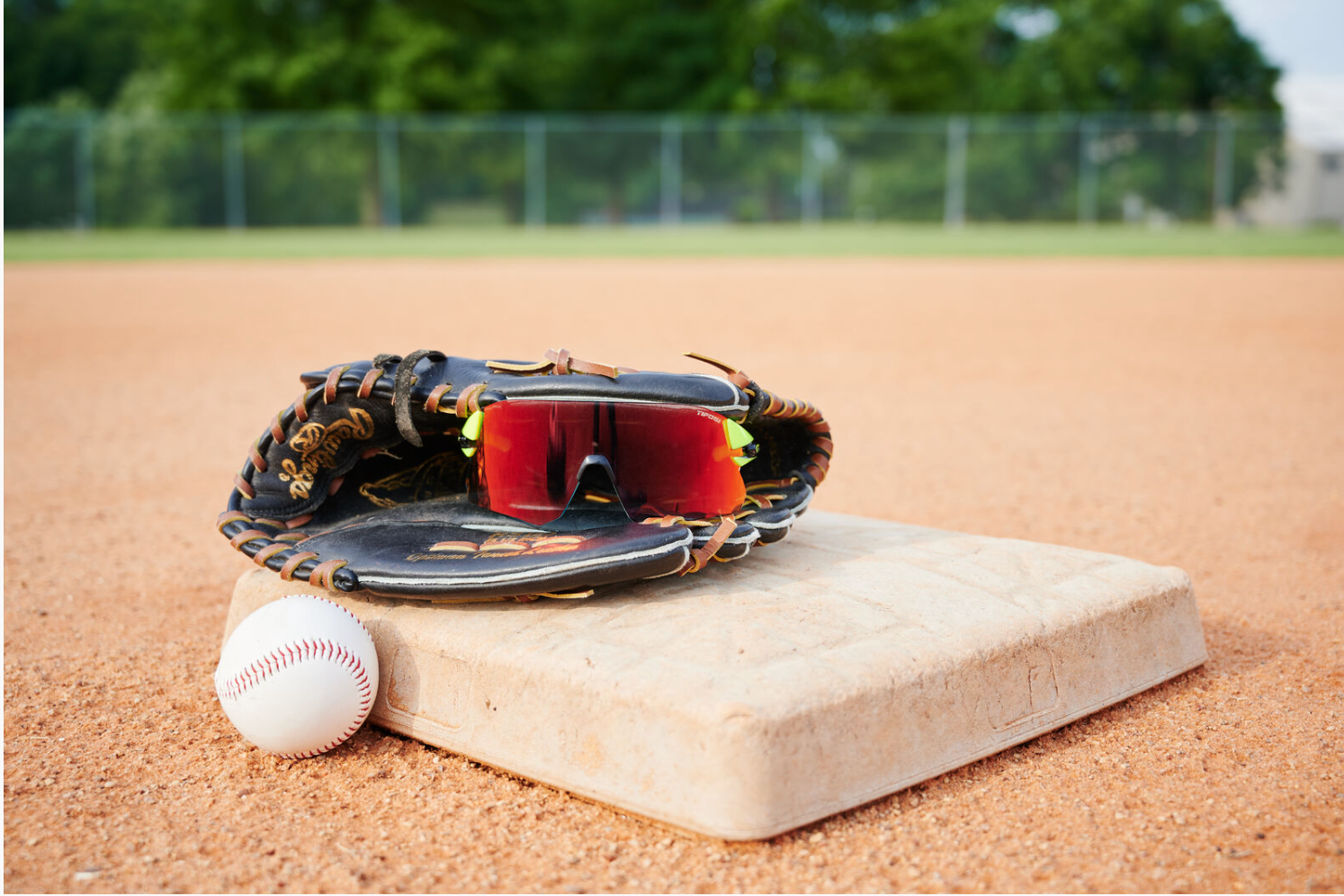Game-Changer on the Field: The Impact of Wraparound Frames in Baseball Sunglasses