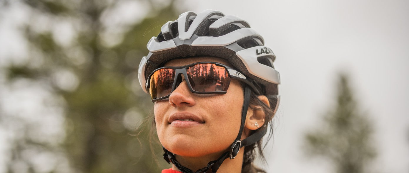 female cyclist kilo black white clarion fototec sunglass