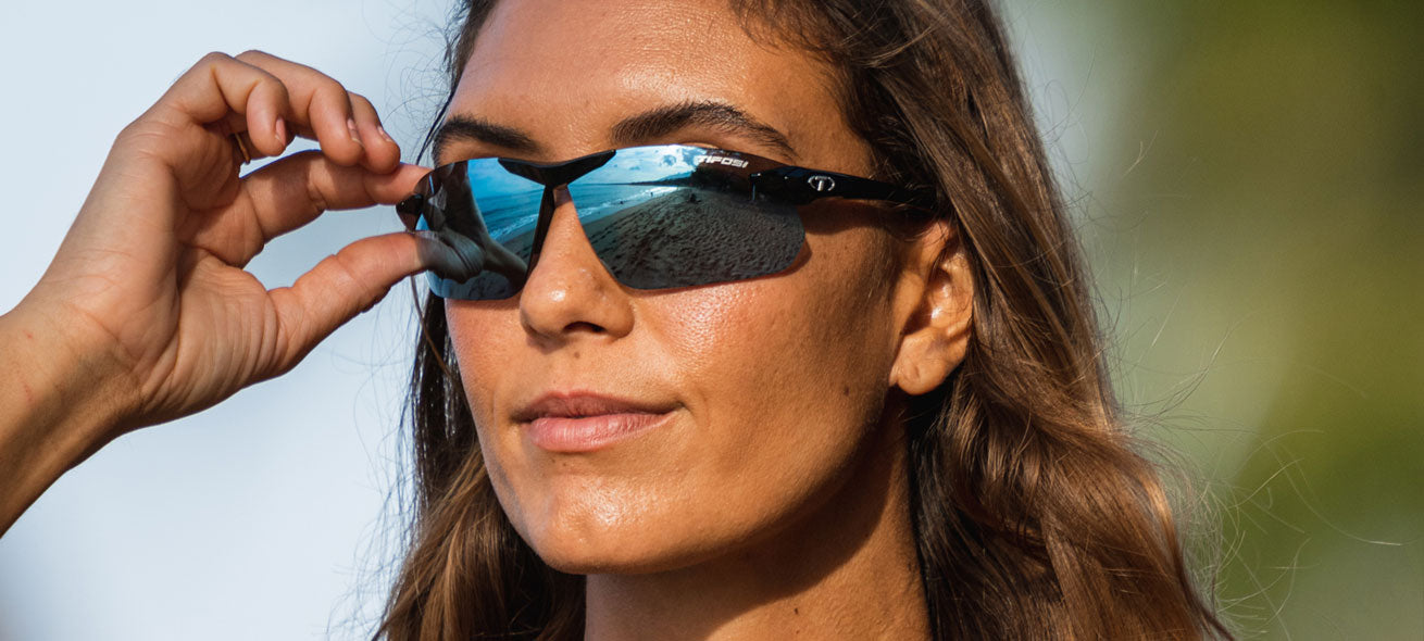 female runner seek fc 2.0 gloss black smoke bright blue sunglass